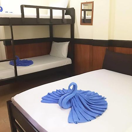 بيت شباب Travellers Pad Boracay Balabag  المظهر الخارجي الصورة
