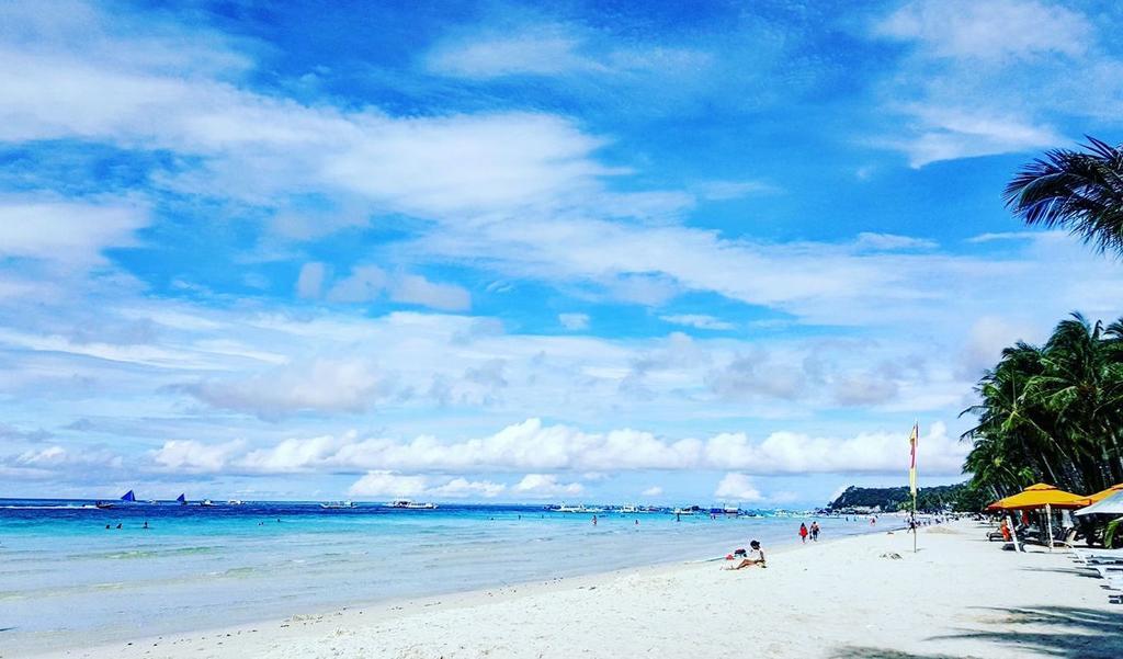 بيت شباب Travellers Pad Boracay Balabag  المظهر الخارجي الصورة