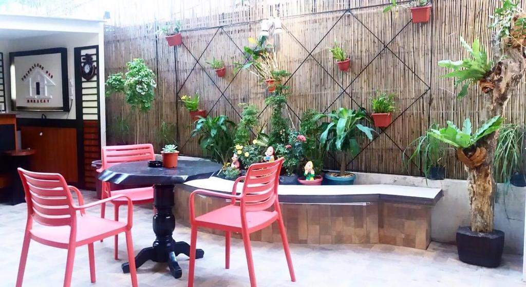 بيت شباب Travellers Pad Boracay Balabag  المظهر الخارجي الصورة