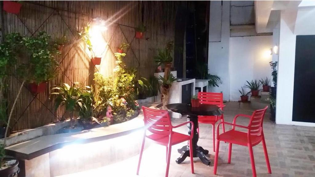 بيت شباب Travellers Pad Boracay Balabag  المظهر الخارجي الصورة