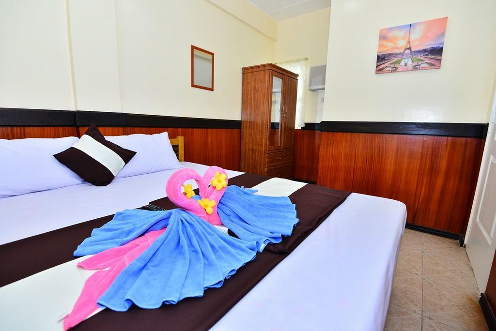 بيت شباب Travellers Pad Boracay Balabag  المظهر الخارجي الصورة