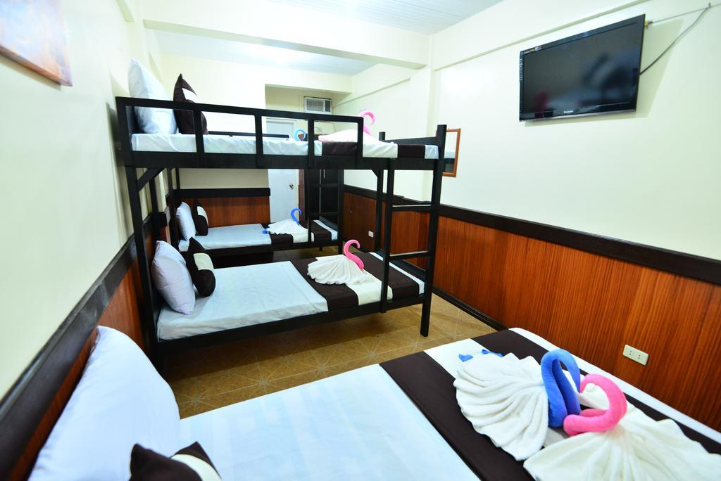بيت شباب Travellers Pad Boracay Balabag  المظهر الخارجي الصورة