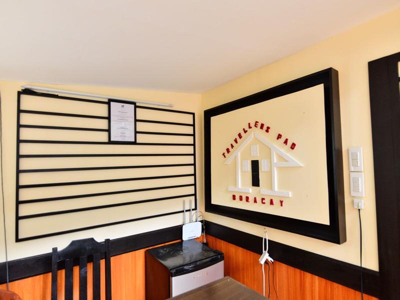 بيت شباب Travellers Pad Boracay Balabag  المظهر الخارجي الصورة