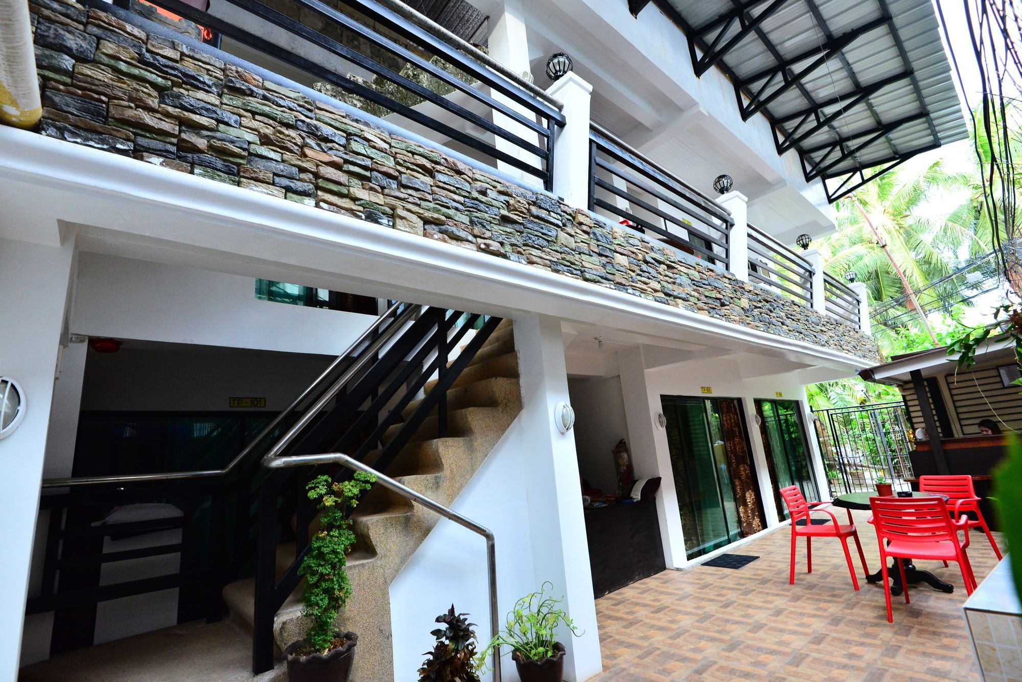 بيت شباب Travellers Pad Boracay Balabag  المظهر الخارجي الصورة