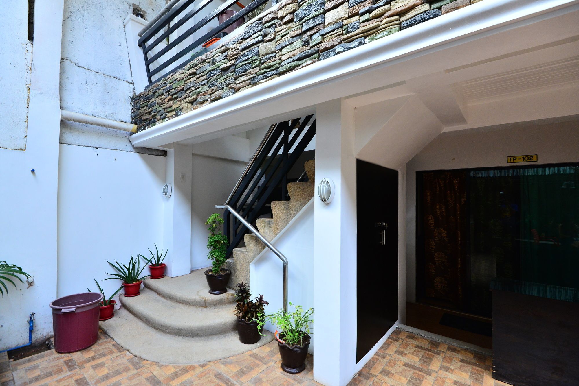بيت شباب Travellers Pad Boracay Balabag  المظهر الخارجي الصورة