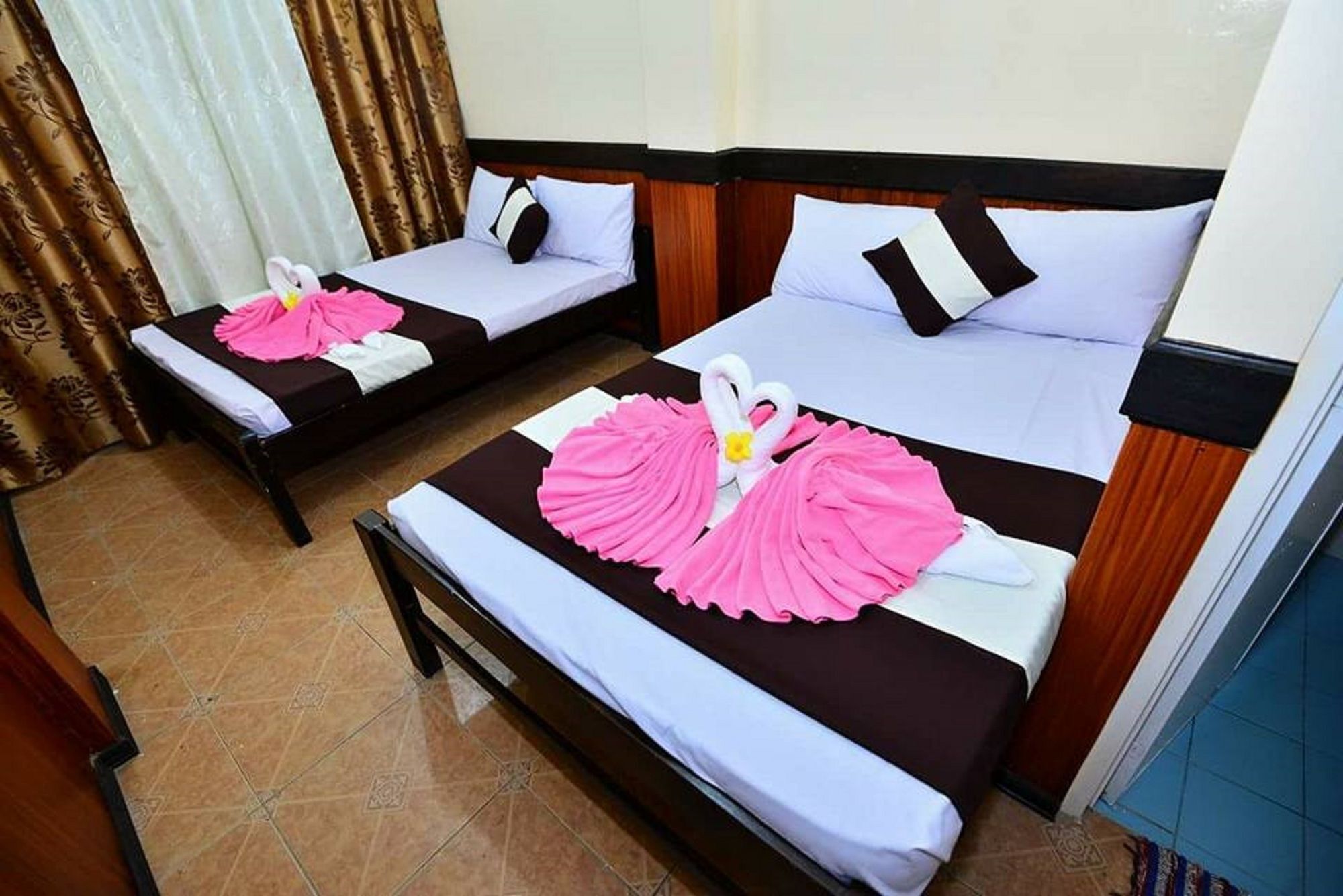 بيت شباب Travellers Pad Boracay Balabag  المظهر الخارجي الصورة